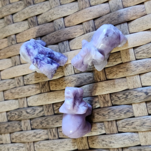 Beautiful Lepidolite Elephant Carving - Picture 7 of 7